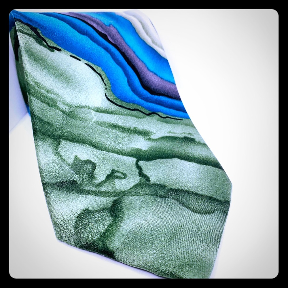 J. Garcia ties multiple styles, photos in listing